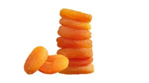 A daily serving of dried apricots, part of the dried apricots benefits portion guide