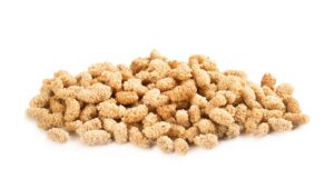 A daily serving of dried mulberries, part of the dried mulberries benefits portion guide