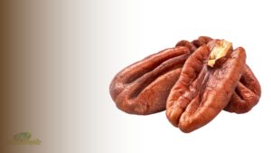 Fresh pecan halves showing the pecan nuts health benefits of a heart-healthy daily snack